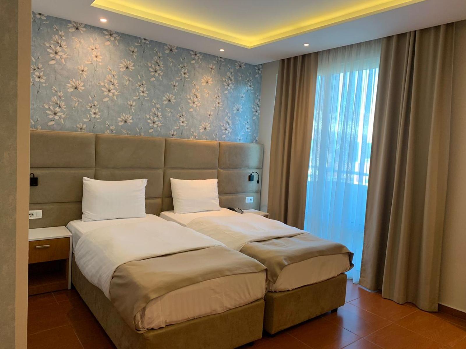 Kryemëdhej Albanian Star Hotel מראה חיצוני תמונה