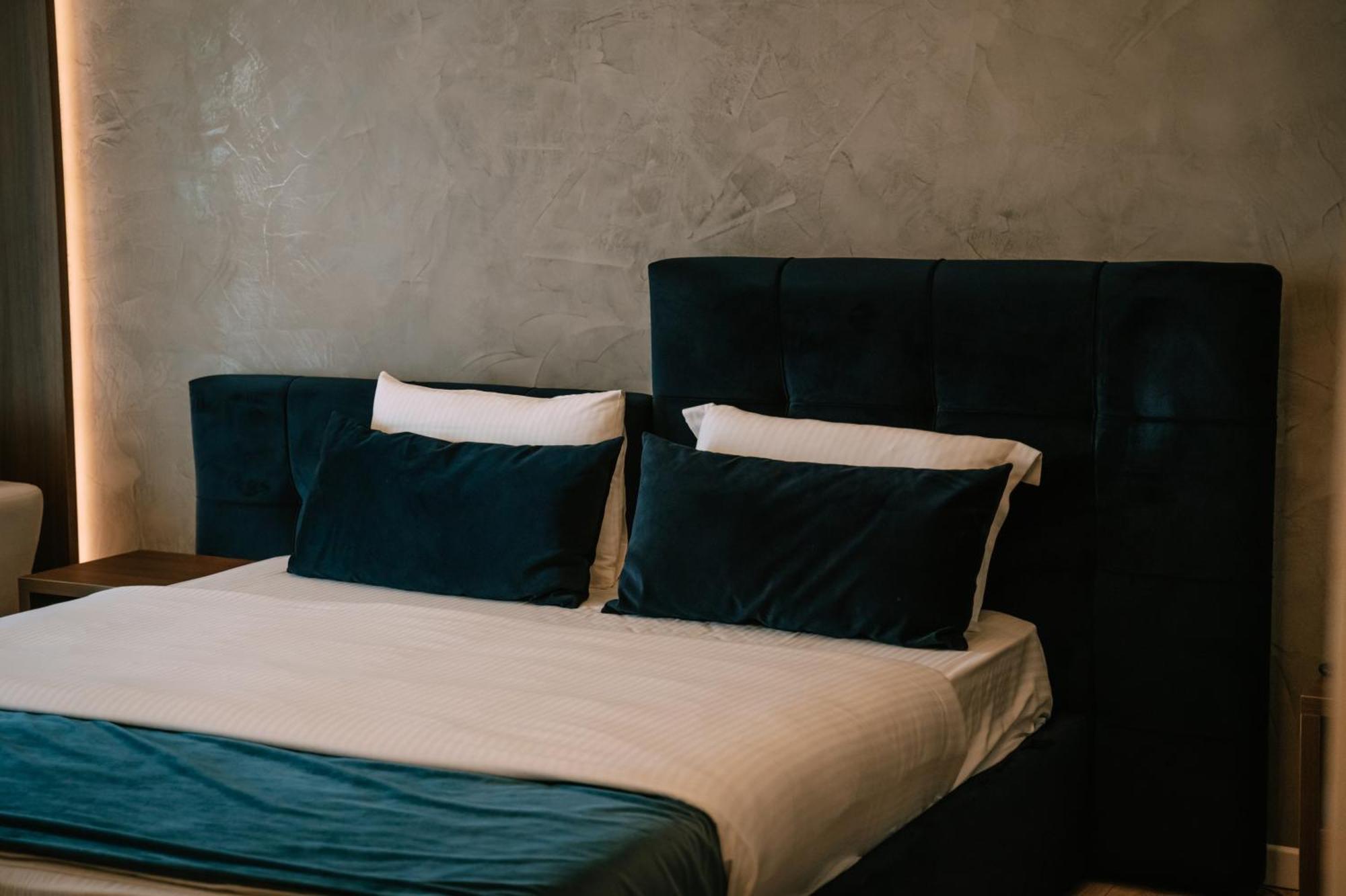 Kryemëdhej Albanian Star Hotel מראה חיצוני תמונה