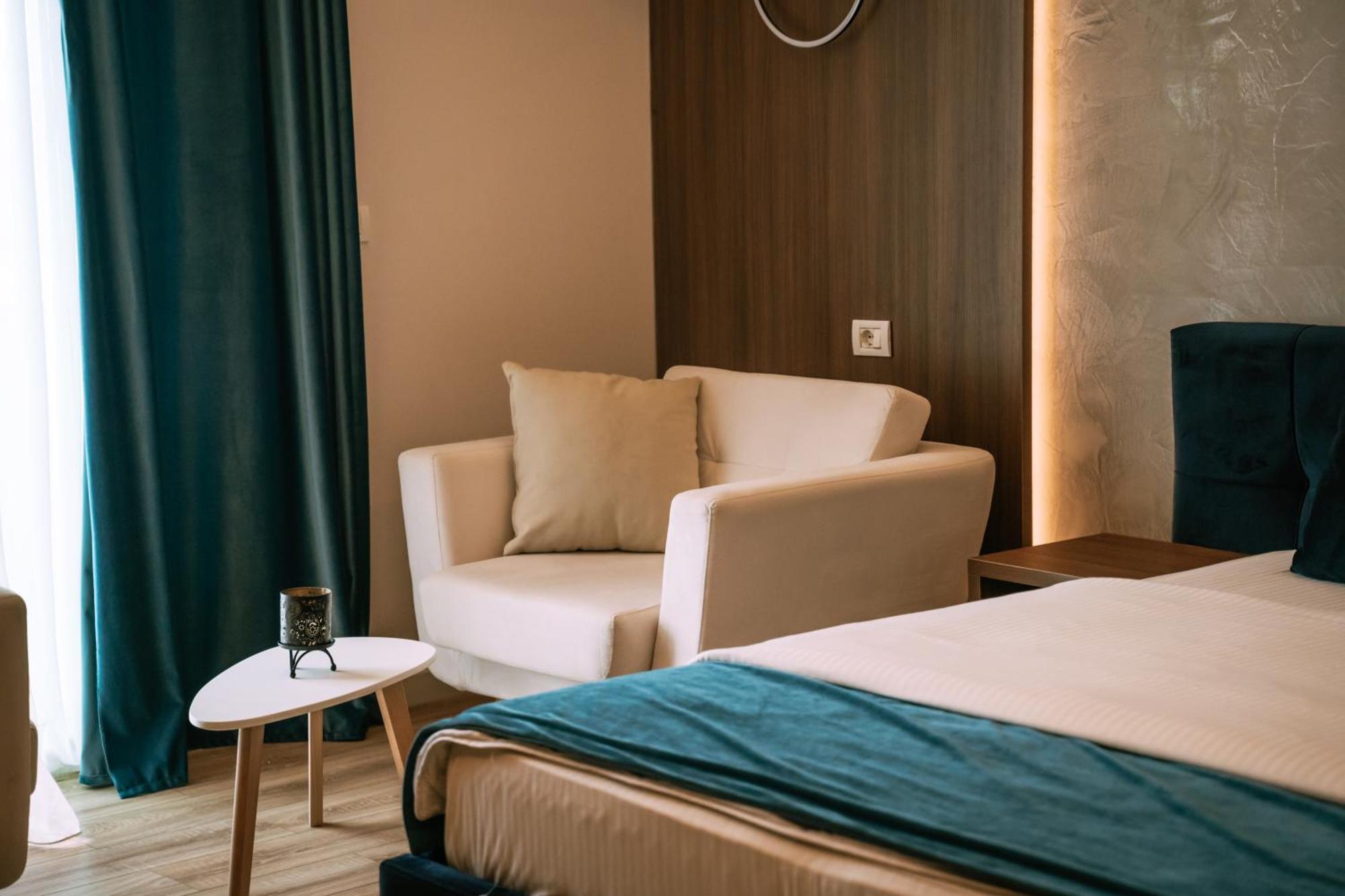 Kryemëdhej Albanian Star Hotel מראה חיצוני תמונה