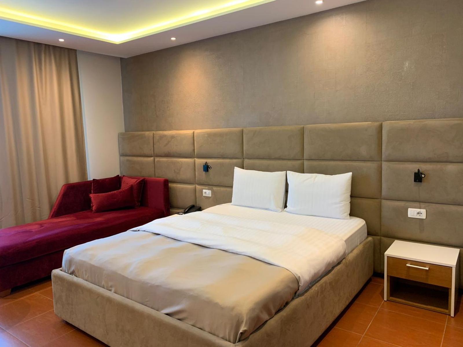 Kryemëdhej Albanian Star Hotel מראה חיצוני תמונה