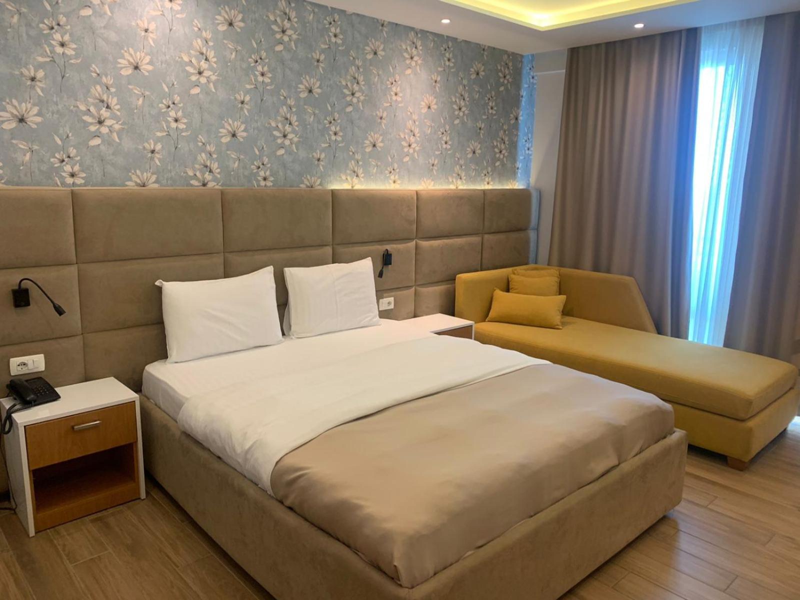 Kryemëdhej Albanian Star Hotel מראה חיצוני תמונה