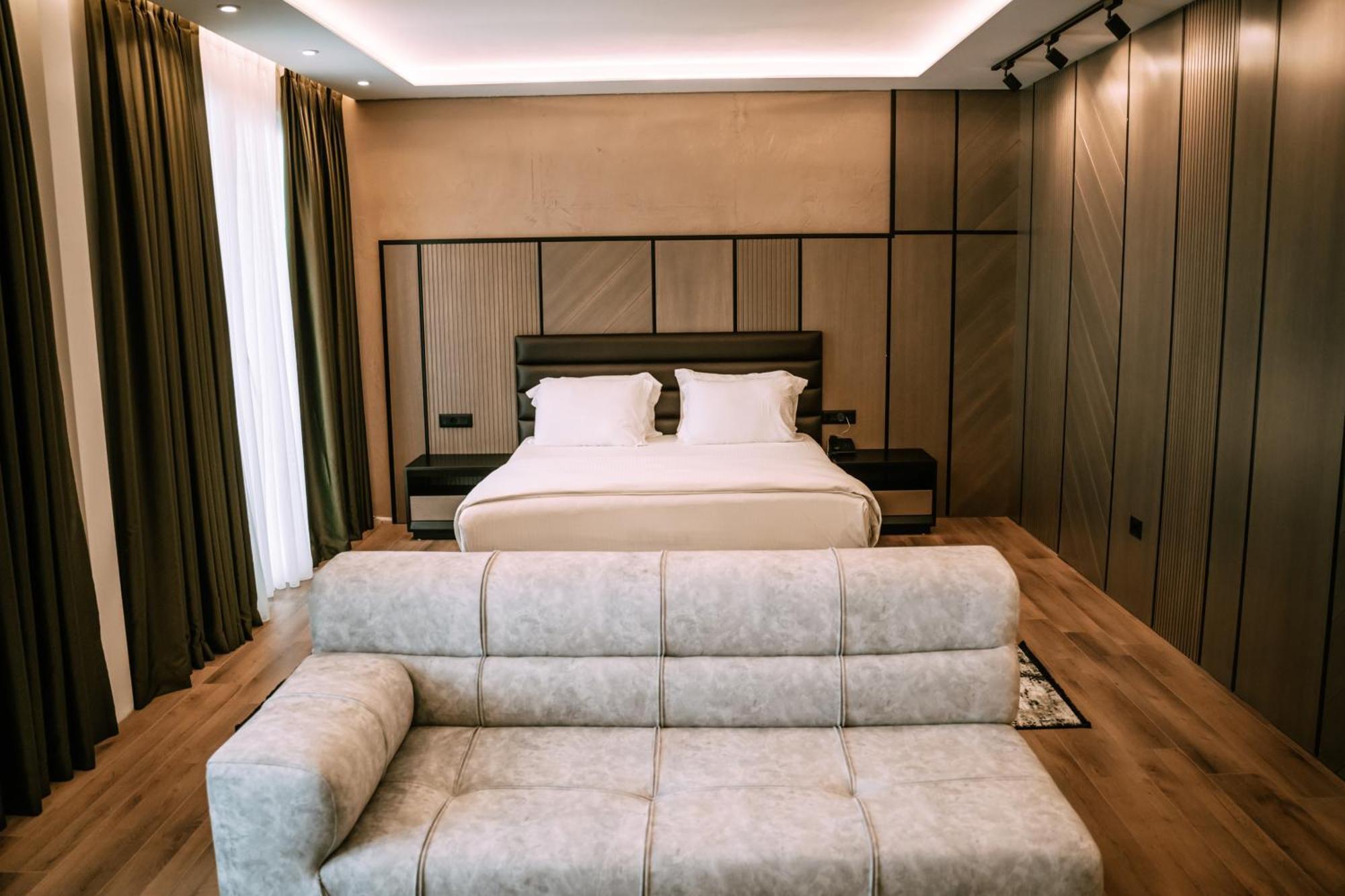 Kryemëdhej Albanian Star Hotel מראה חיצוני תמונה