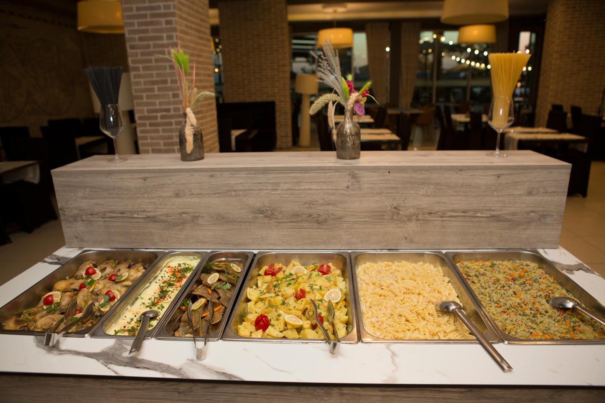 Kryemëdhej Albanian Star Hotel מראה חיצוני תמונה