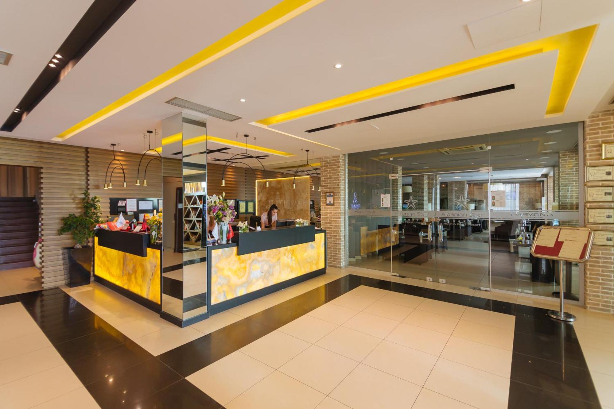 Kryemëdhej Albanian Star Hotel מראה חיצוני תמונה