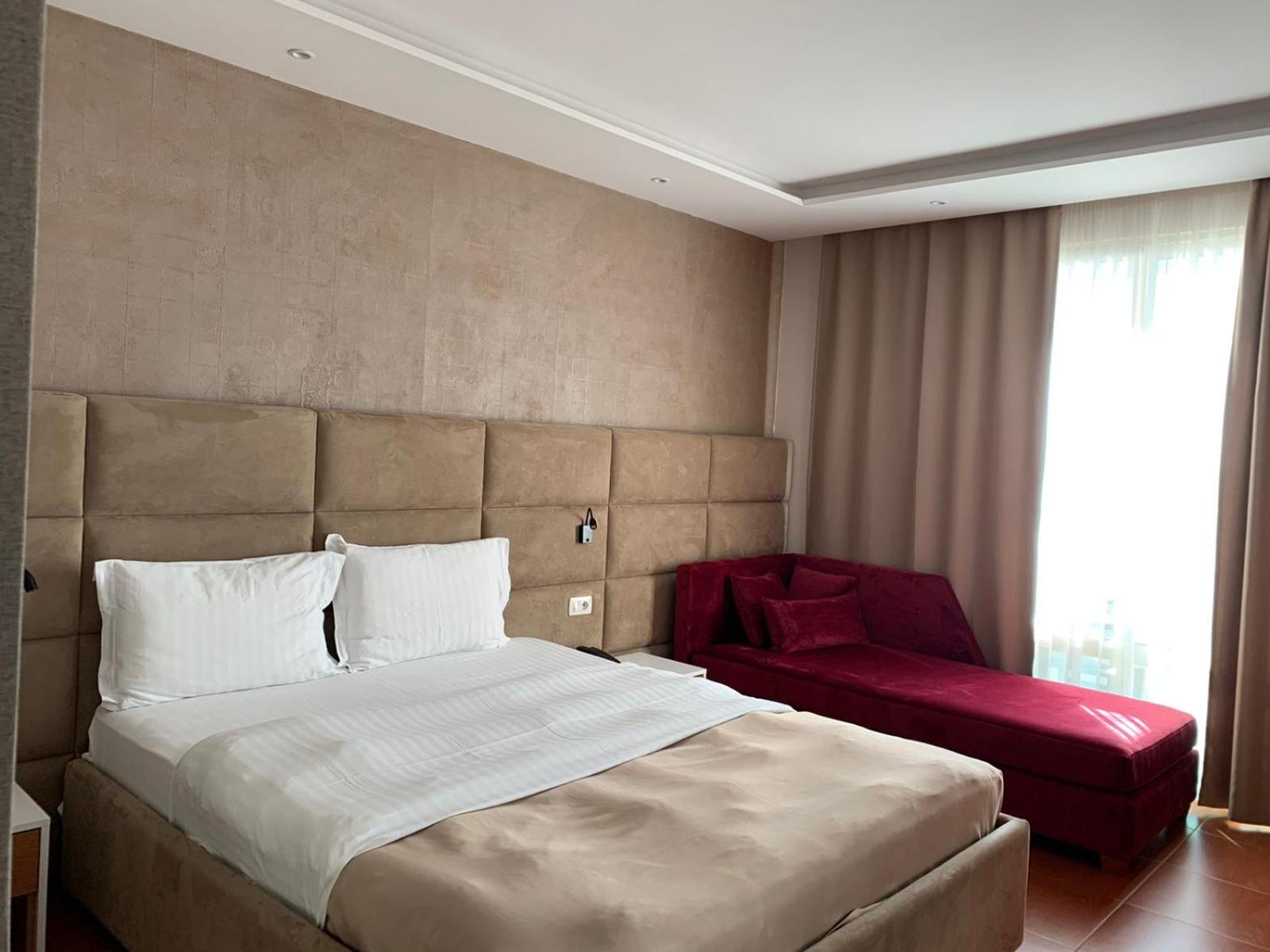 Kryemëdhej Albanian Star Hotel מראה חיצוני תמונה