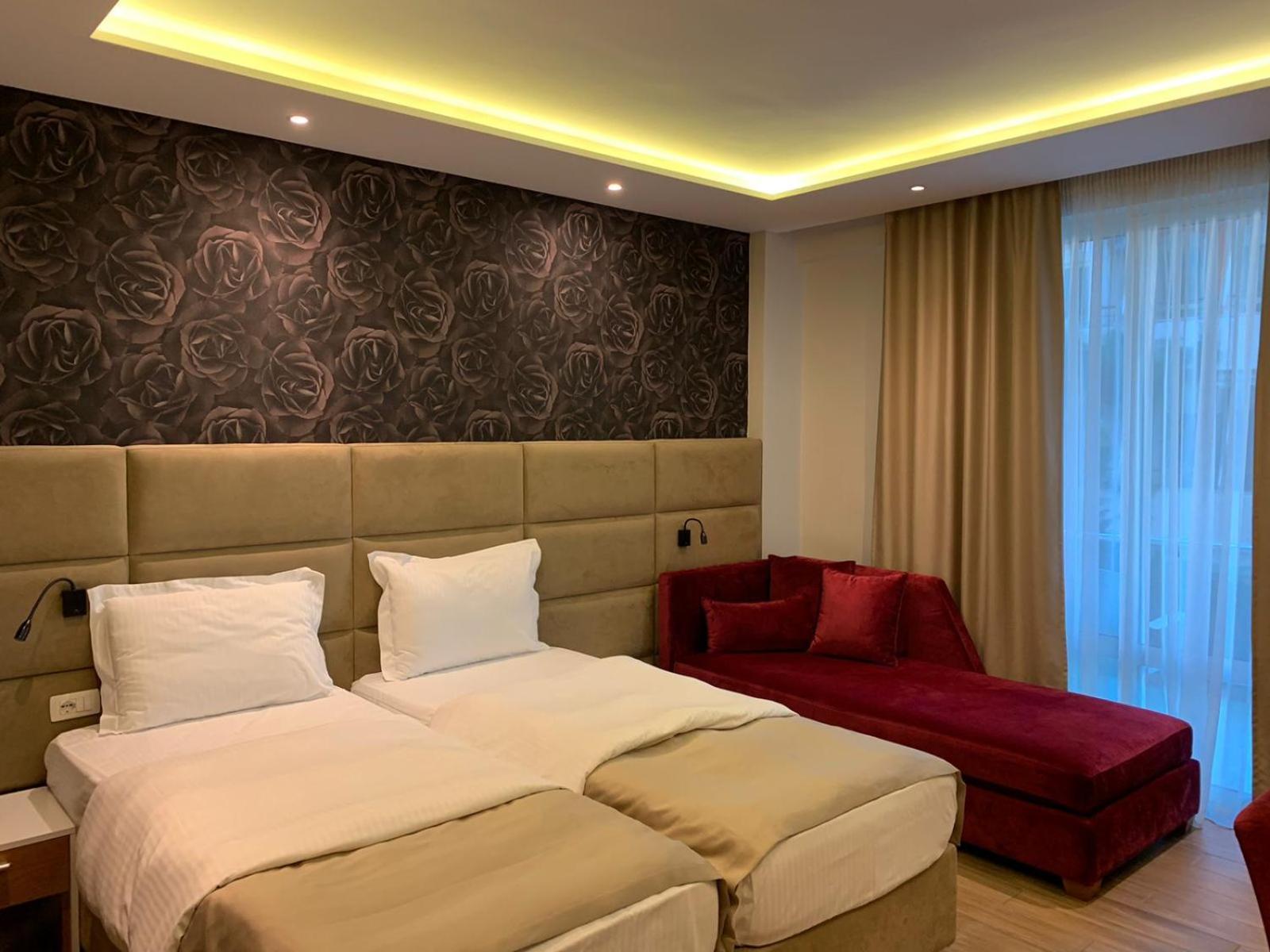 Kryemëdhej Albanian Star Hotel מראה חיצוני תמונה