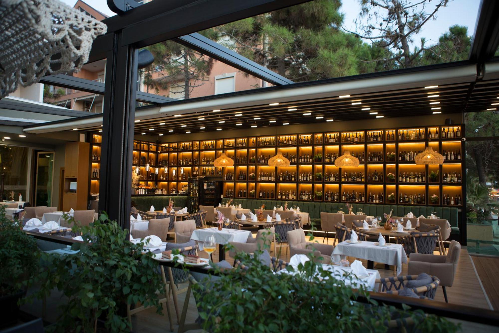 Kryemëdhej Albanian Star Hotel מראה חיצוני תמונה