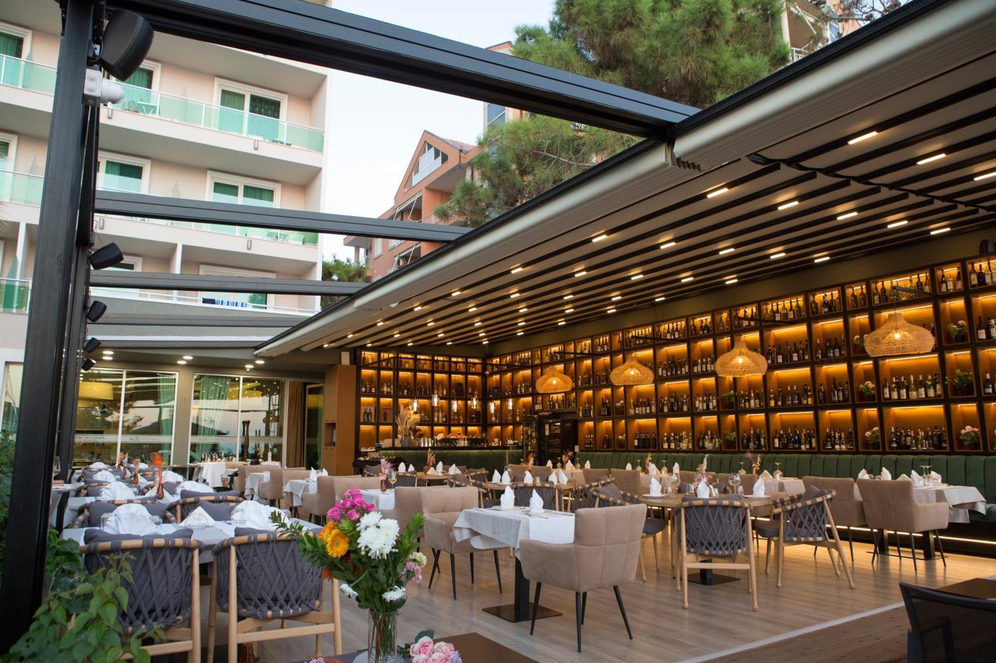 Kryemëdhej Albanian Star Hotel מראה חיצוני תמונה