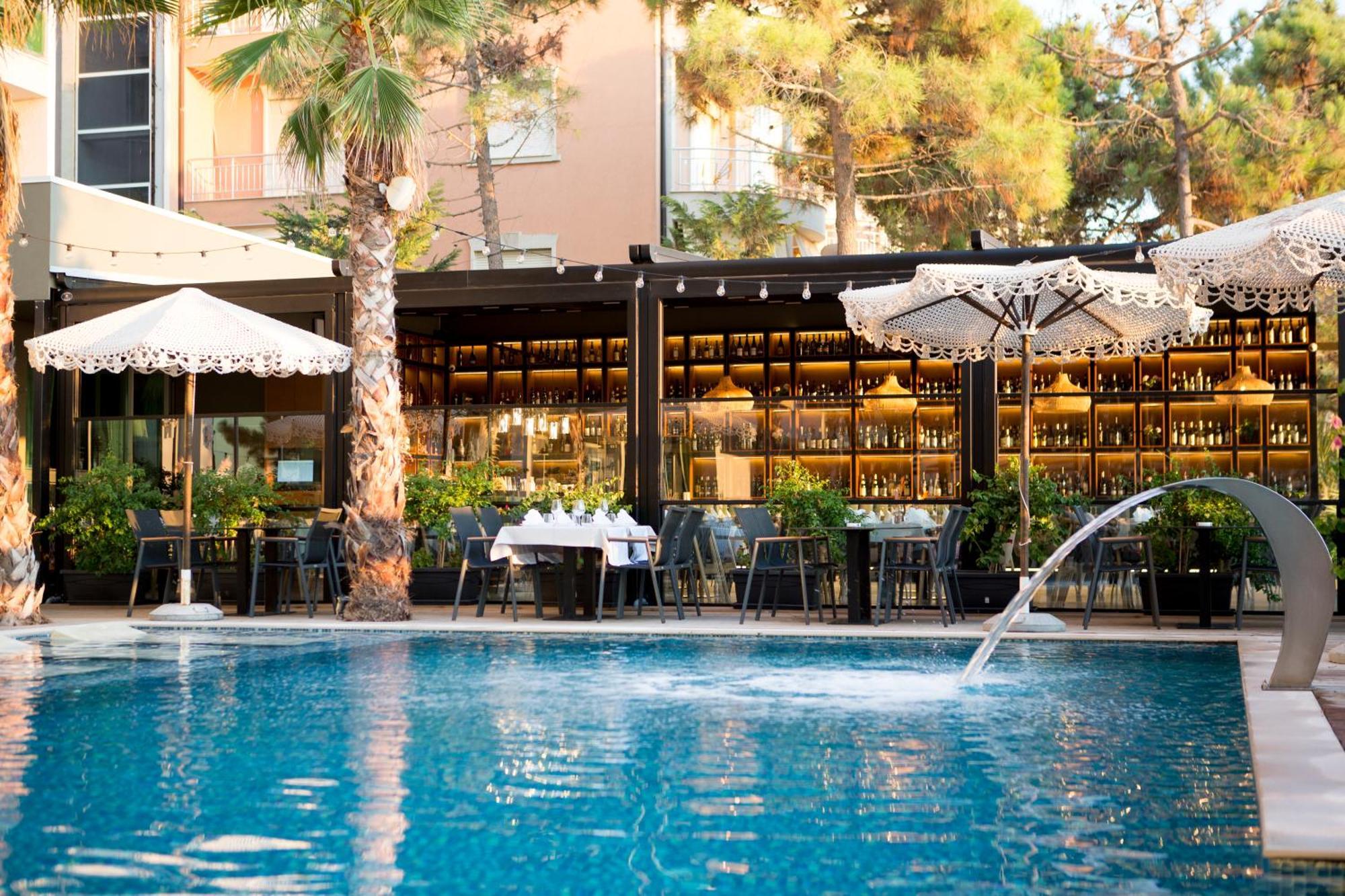 Kryemëdhej Albanian Star Hotel מראה חיצוני תמונה